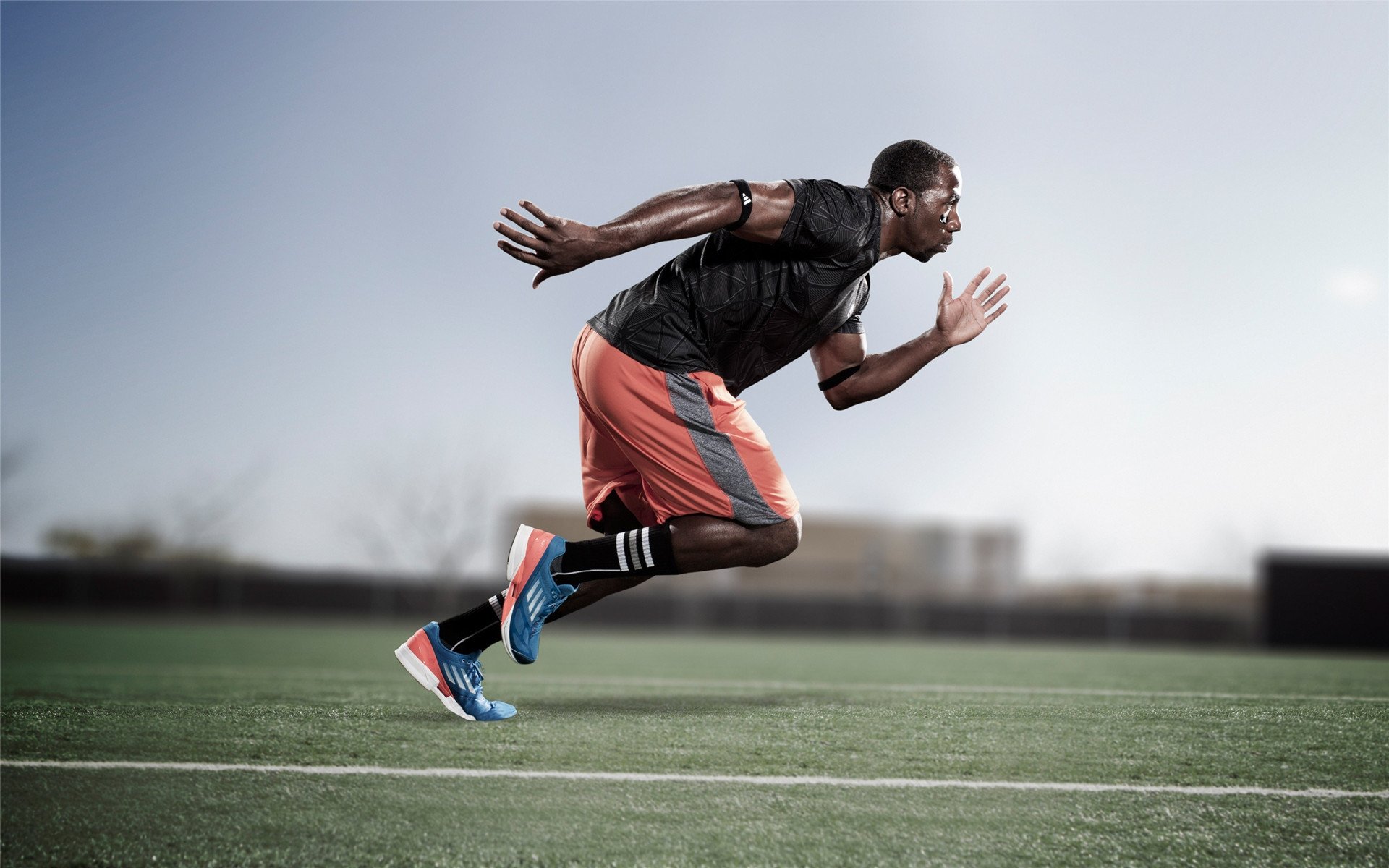 英超冲刺无限：悬念、精彩持续升温！，英超 满场